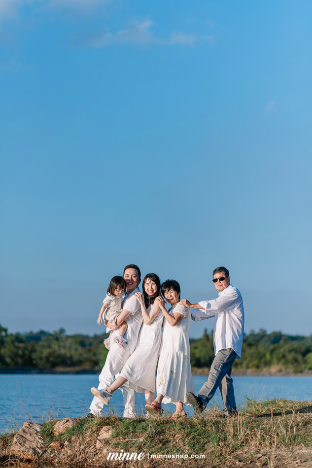 ถ่ายภาพครอบครัว Thames Valley Khao Yai Family Photos