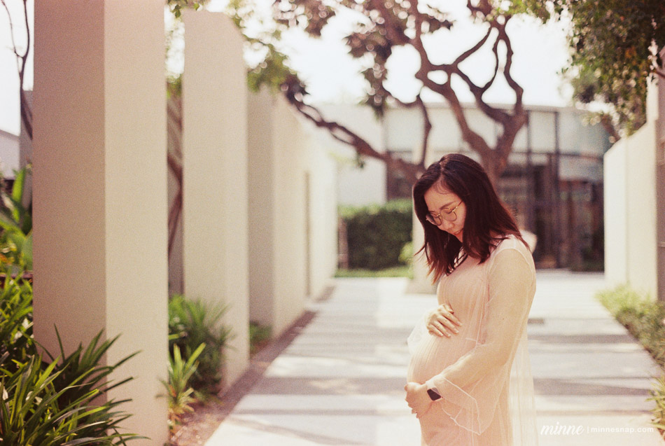 ถ่ายภาพคุณแม่ตั้งครรภ์ ด้วยกล้องฟิลม์ โรงแรม วาลา ชะอำ หัวหิน Pregnancy Photos by 35mm Film Camera at Vala Hua Hin