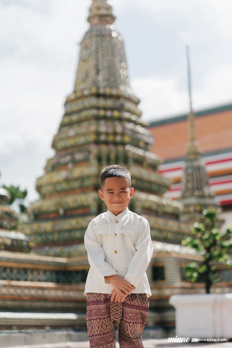 wat pho family photoshoot mamaew toshi ren 1