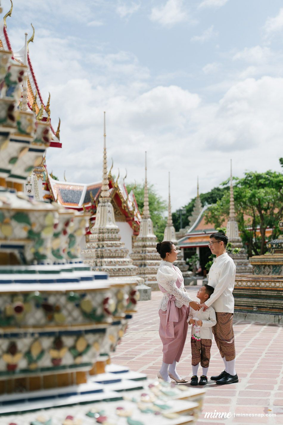 wat pho family photoshoot mamaew toshi ren 14