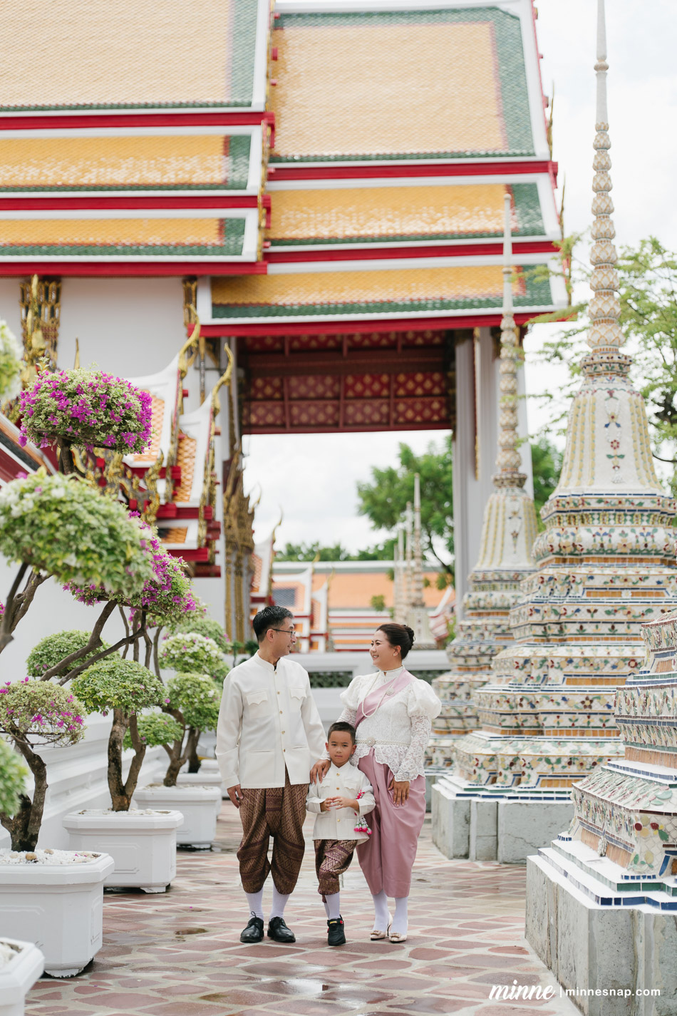 wat pho family photoshoot mamaew toshi ren 20