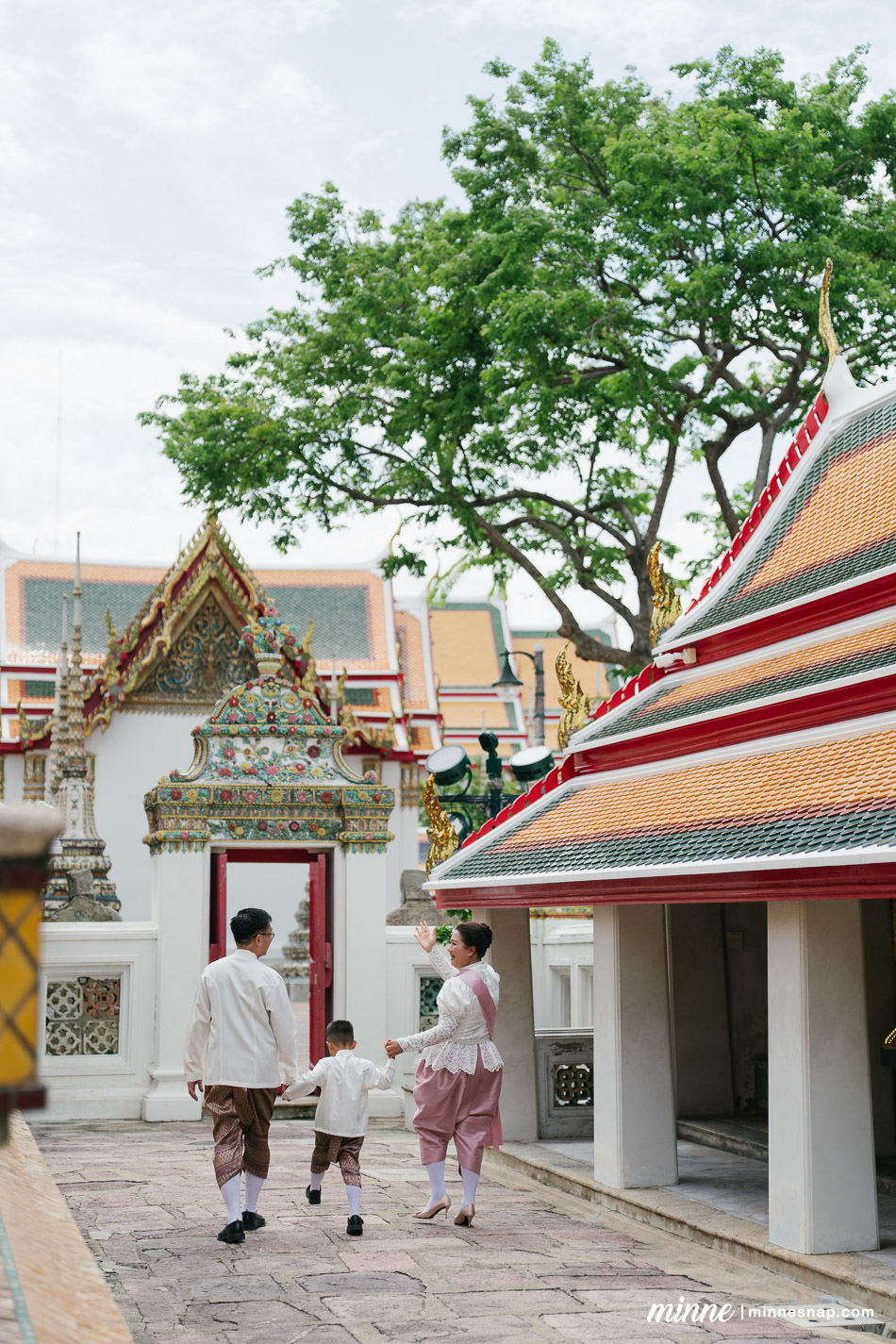 wat pho family photoshoot mamaew toshi ren 30