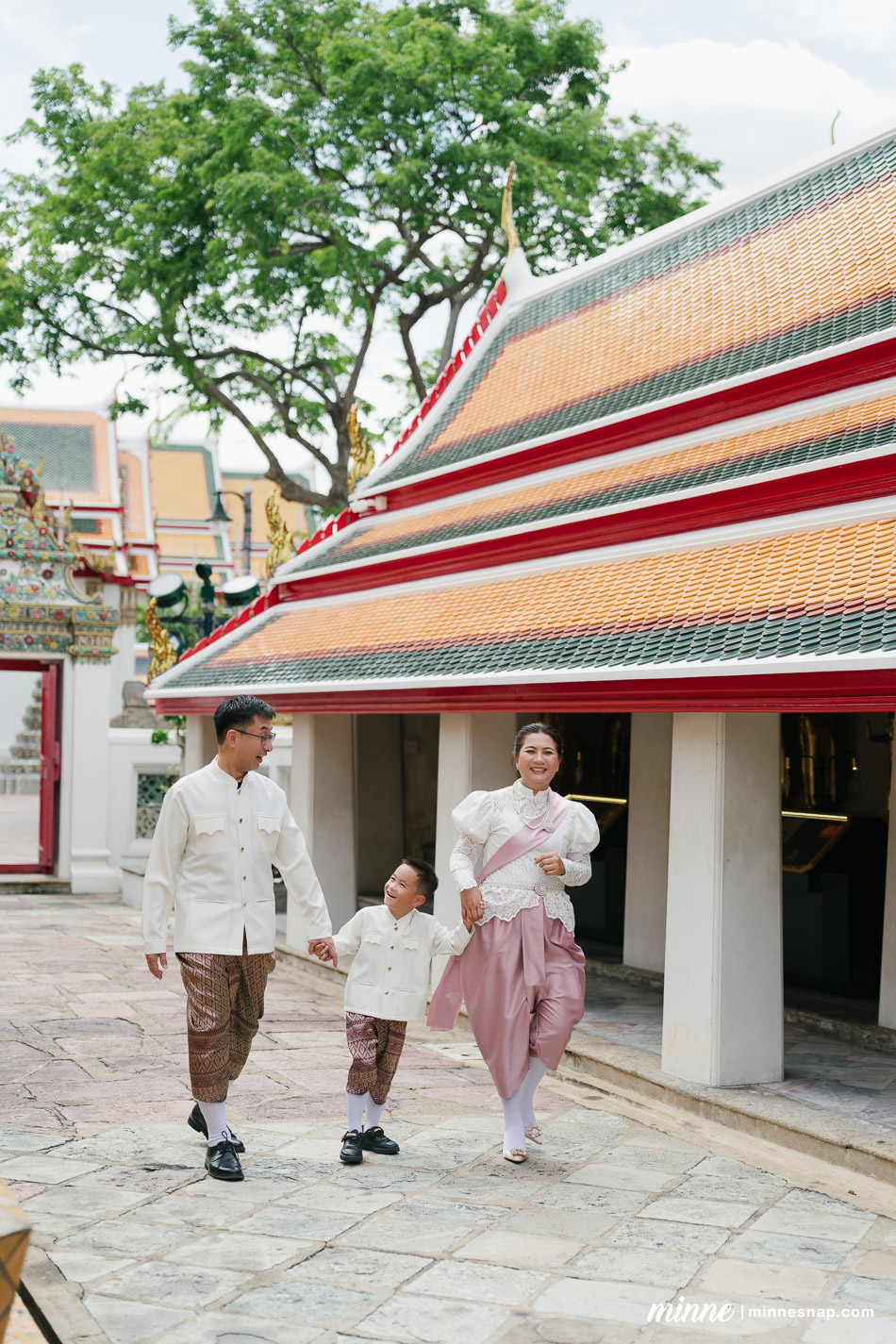 wat pho family photoshoot mamaew toshi ren 32