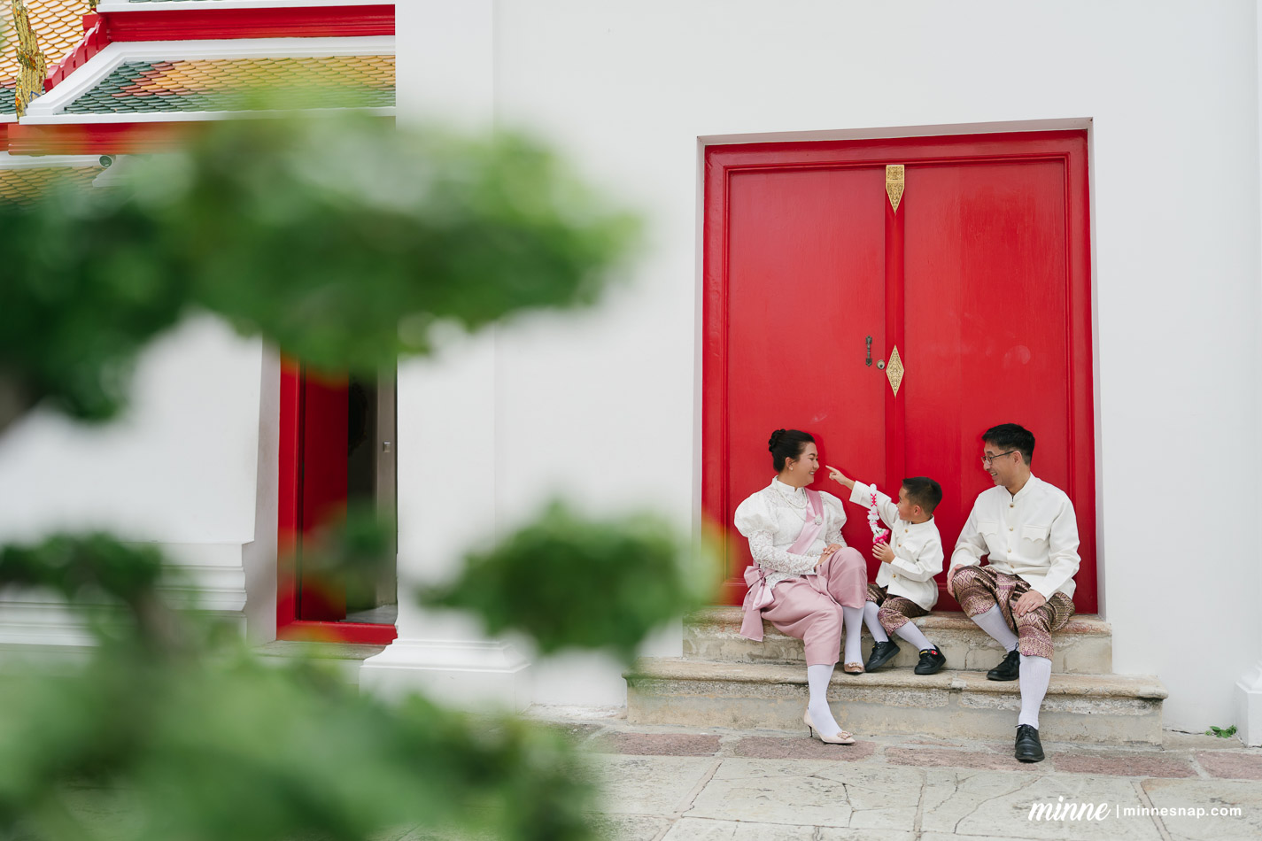 wat pho family photoshoot mamaew toshi ren 51