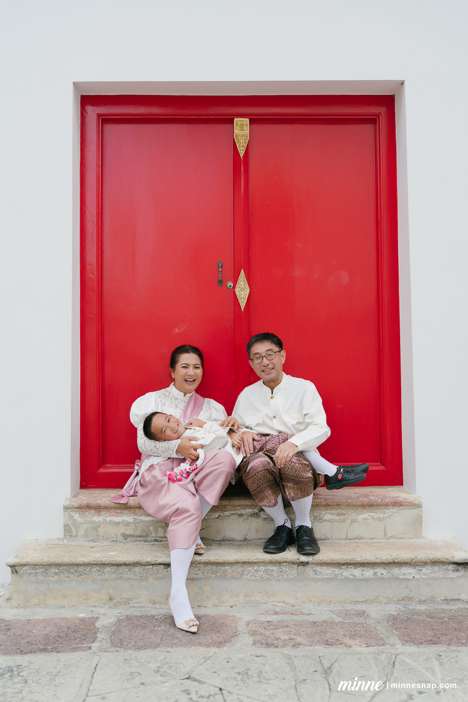 wat pho family photoshoot mamaew toshi ren 53