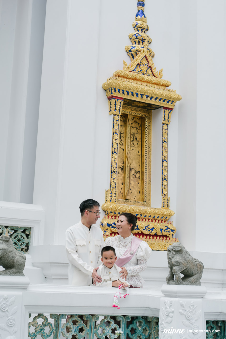 wat pho family photoshoot mamaew toshi ren 55