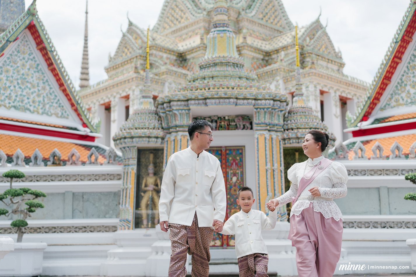 wat pho family photoshoot mamaew toshi ren 59