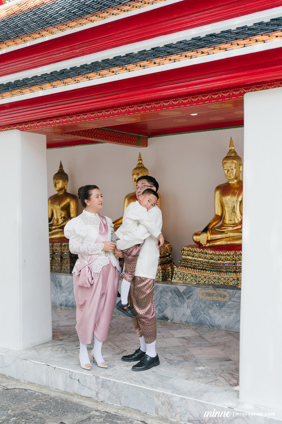 wat pho family photoshoot mamaew toshi ren 64
