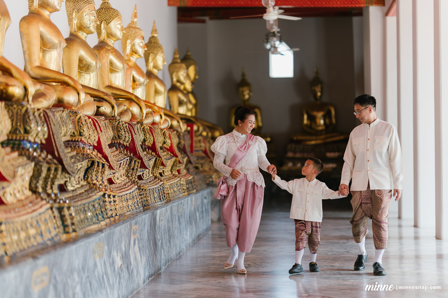 wat pho family photoshoot mamaew toshi ren 68