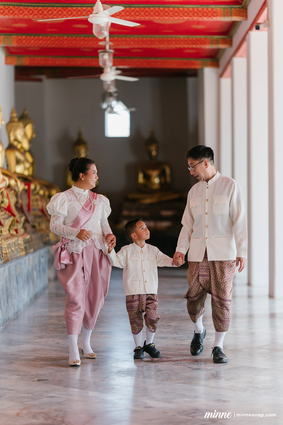 wat pho family photoshoot mamaew toshi ren 69