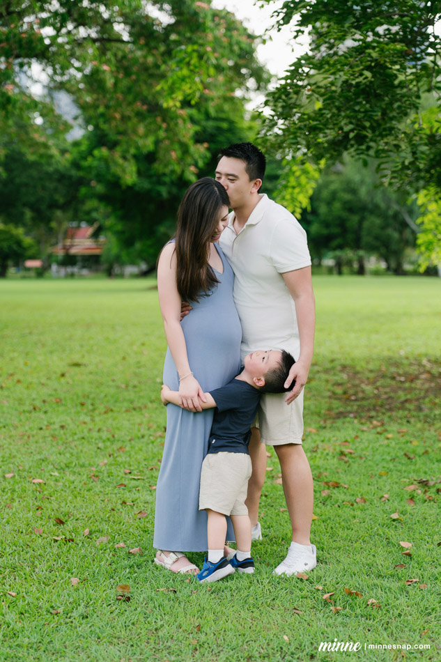 bangkok maternity pregnancy photoshoot lumpini park 2026 34